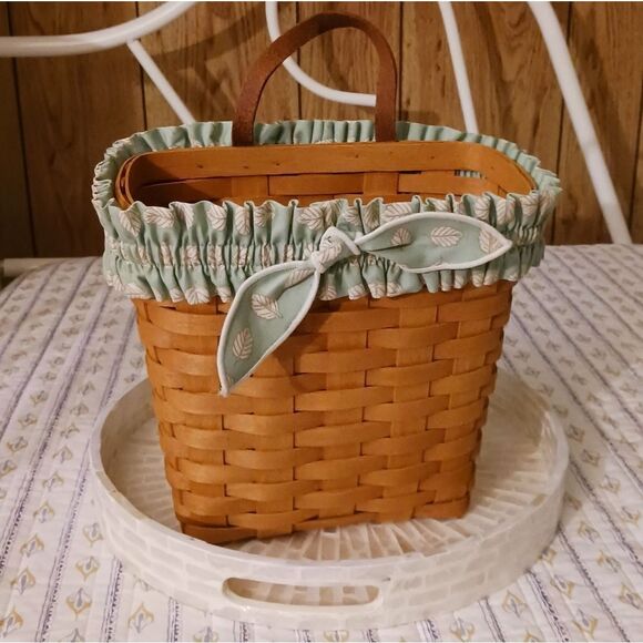 1996 Longaberger Tall Key Basket with Green Leaf Patterned Garter - Picture 4 of 14